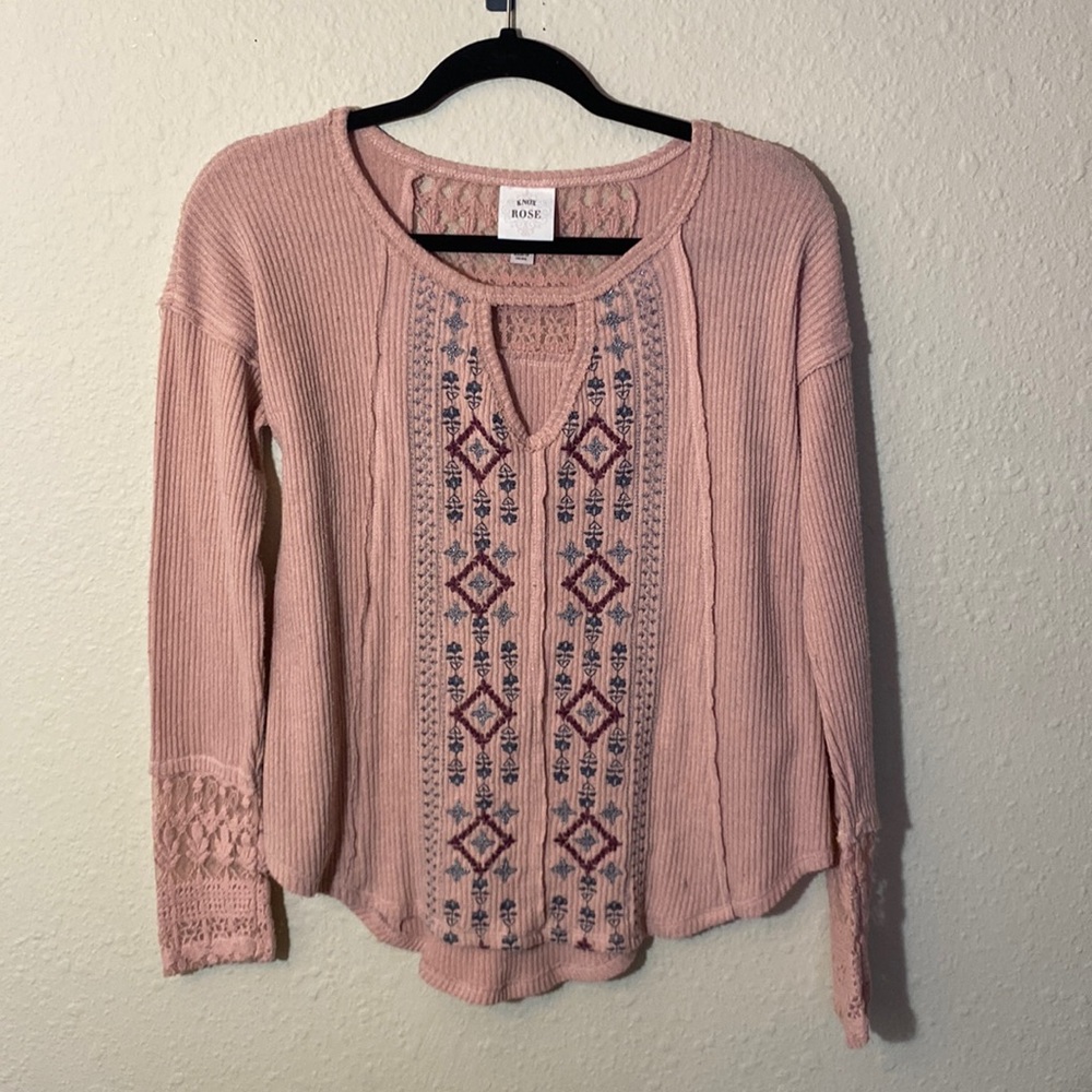 Loose fitting long sleeve shirt
